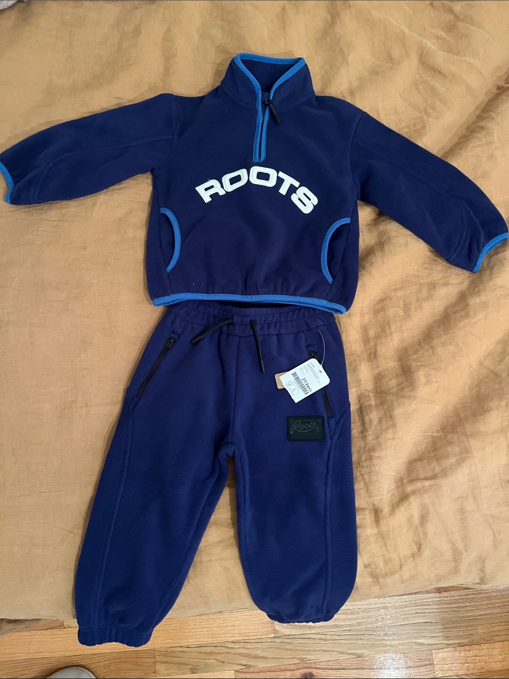 Roots Kids Navy Blue Fleece Pullover & Joggers Set